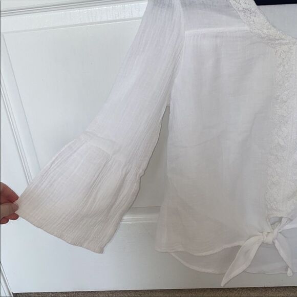 BEACHLUNCHLOUNGE Tunic 🤍   - Picture 2 of 5